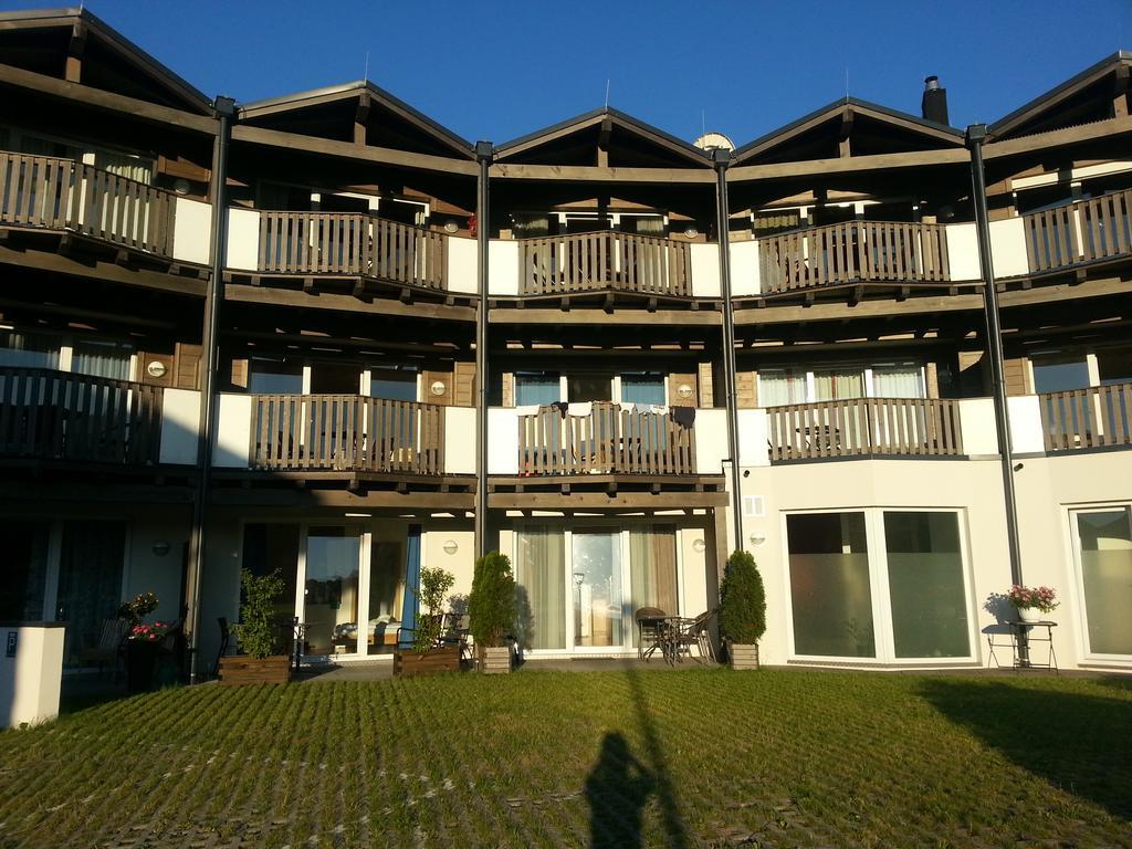 Lasch In Adler *