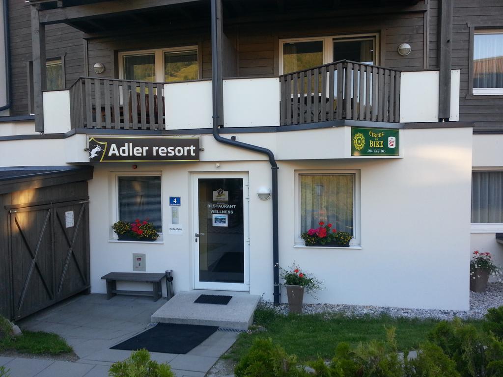 Lasch In Adler